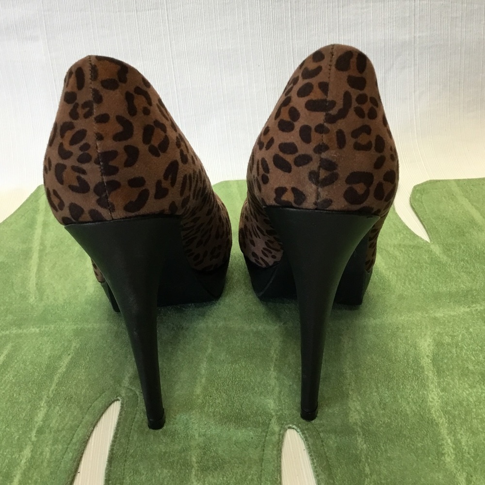 Guess Good Looking Black & Brown Design Heels - Picture 7 of 8